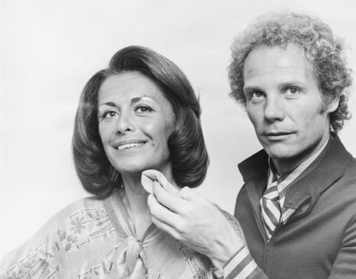 Как сделать макияж, который сделает вас выглядеть моложе. Макияж для женщин старше 50 лет: пошаговая инструкция