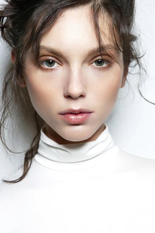 Как сделать макияж, который сделает ваши губы полными и объемными. Как увеличить губы с помощью макияжа?