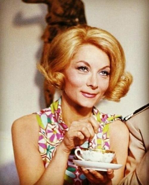 Как сделать макияж, который сделает вас выглядеть моложе. Макияж для женщин старше 50 лет: пошаговая инструкция