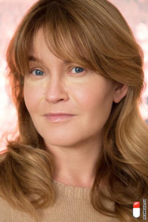 Как сделать макияж, который сделает вас выглядеть моложе. Макияж для женщин старше 50 лет: пошаговая инструкция