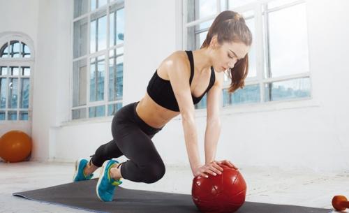 Как изменить свою мышечную массу и сделать фигуру более стройной после 40 лет. Как правильно тренироваться в тренажерном зале женщинам 40+