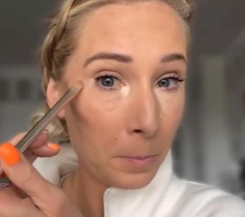 Макияж после 40: 11 проверенных способов подчеркнуть свои достоинства 04 Макияж после 40: 11 проверенных способов подчеркнуть свои достоинства 04