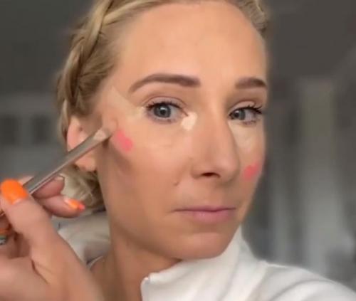 Макияж после 40: 11 проверенных способов подчеркнуть свои достоинства 06 Макияж после 40: 11 проверенных способов подчеркнуть свои достоинства 06