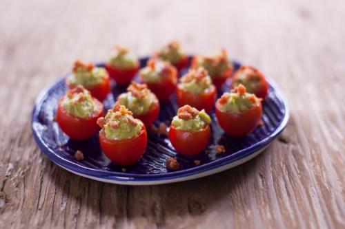 Какие закуски подойдут для женщин в зрелом возрасте. 20 простых и очень вкусных закусок для фуршета